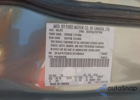 2001 Ford Crown Victoria Commercial Applications z USA, uszkodzony, nr VIN 2FAFP72W31X188604